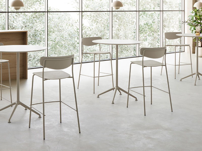 Taburete LEA Polipropileno